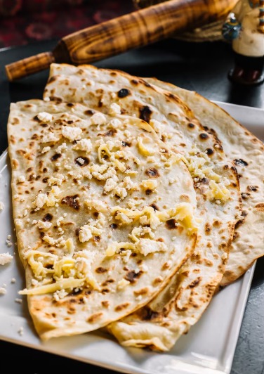 Nuts and raisins naan