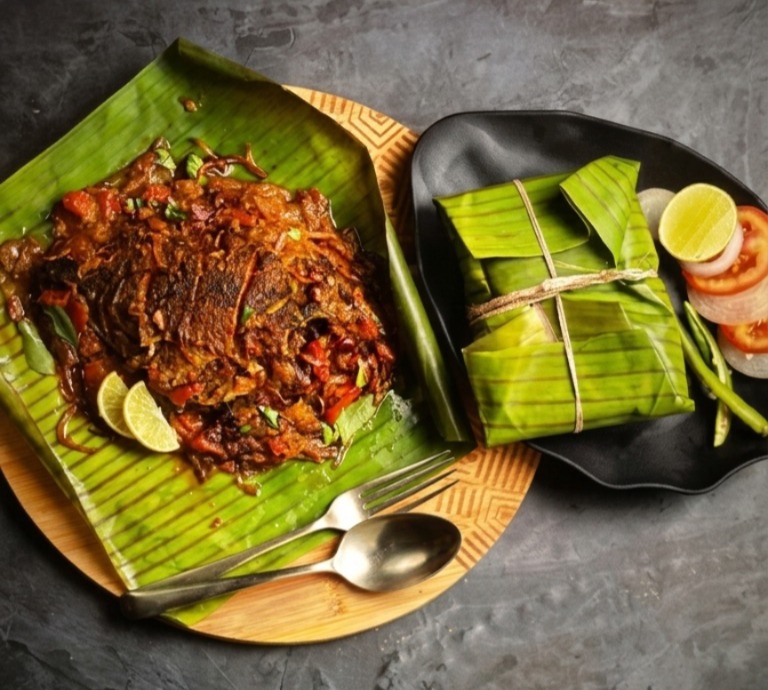 Fish in Banana leaf ( Mahi Mahi, Salmon )